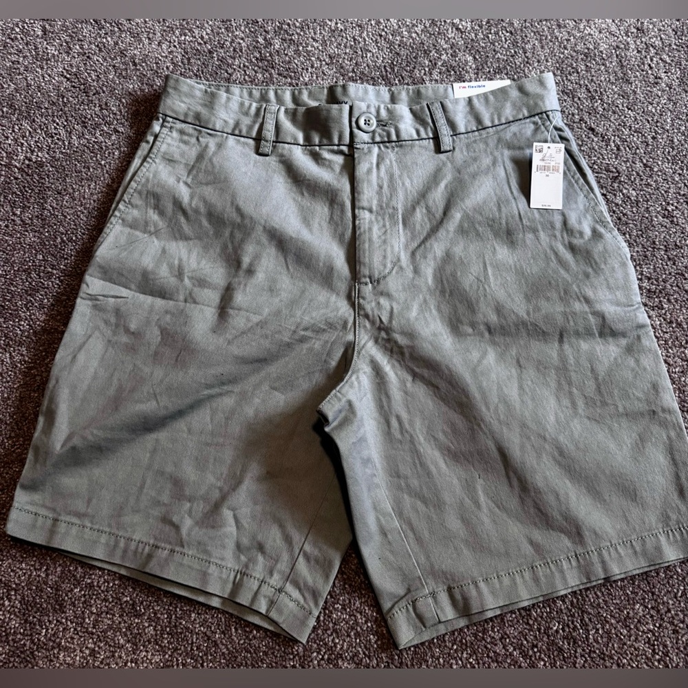 NWT Old Navy Olive Flat Front Shorts 30”